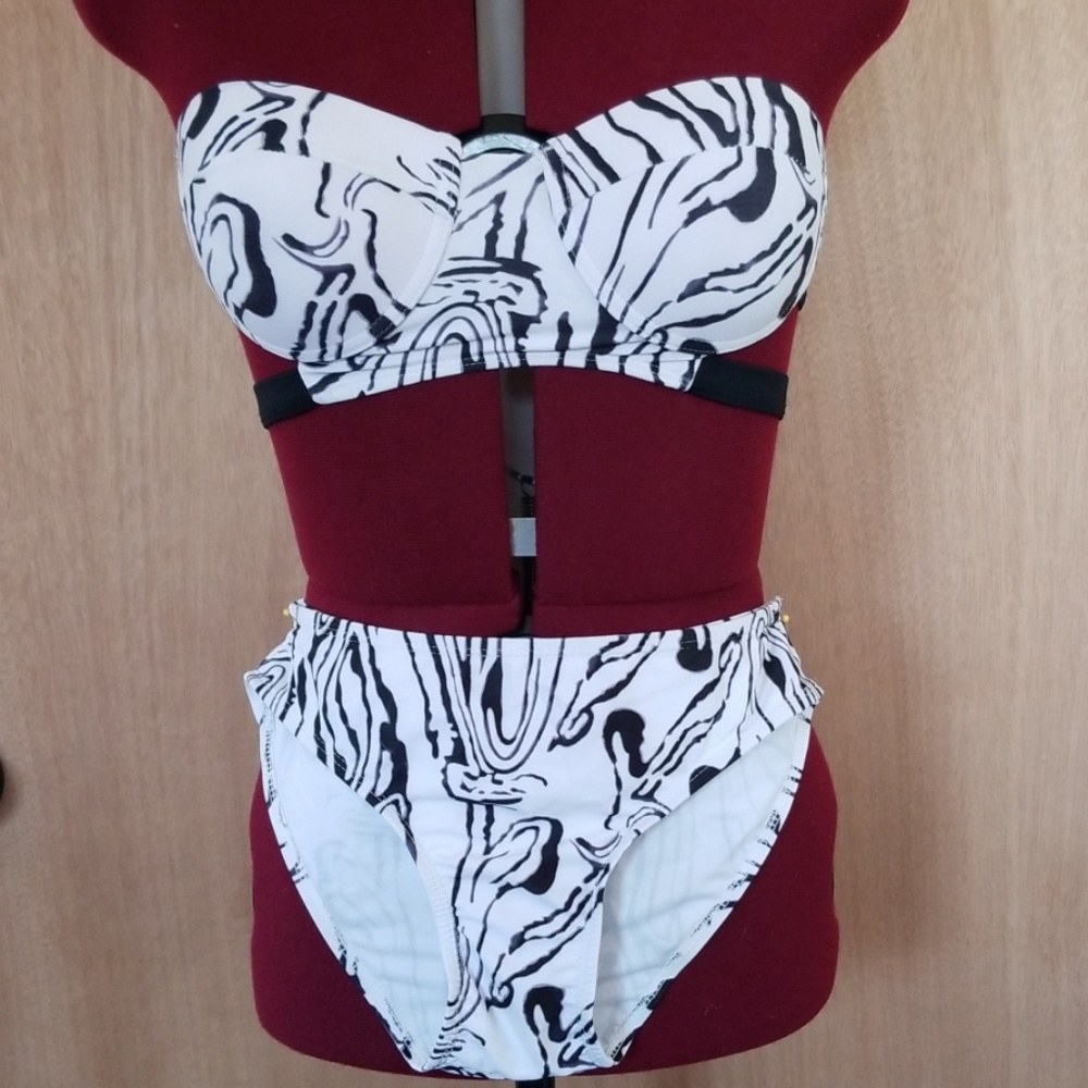 sz M  Bandeau Bikini - Picture 2 of 8